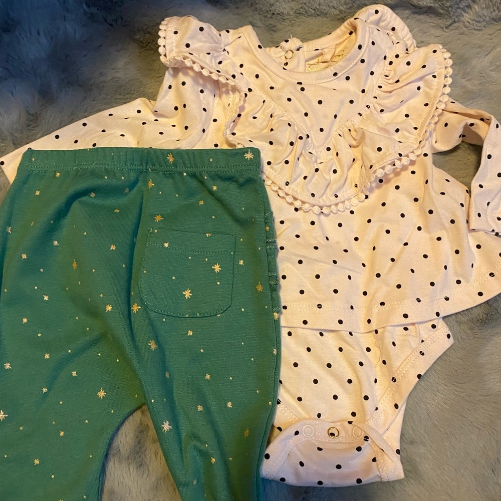 4 for $20 in bundle-Jessica Simpson 2 piece outfit - size 0-3 months